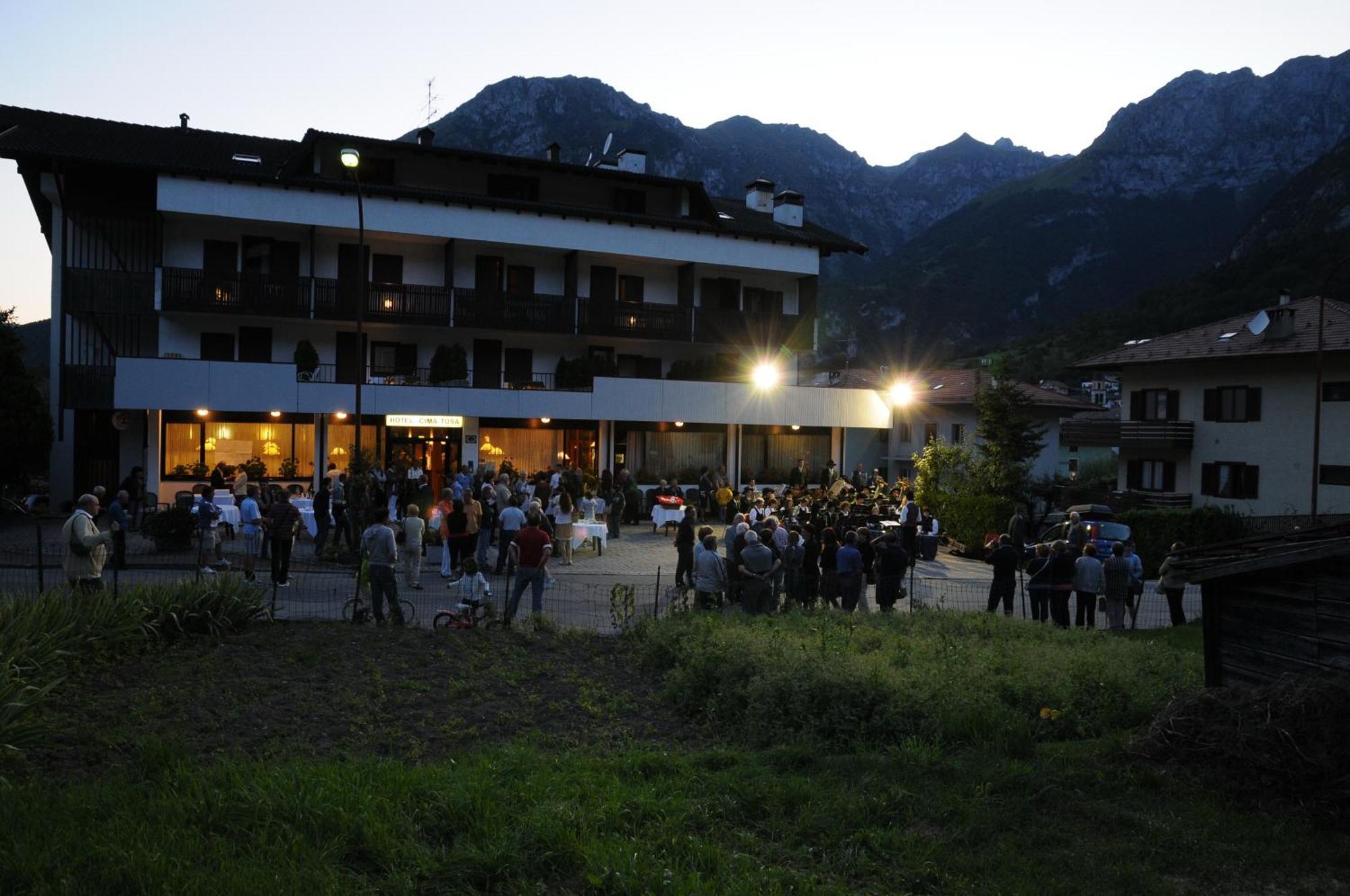 Hotel Cima Tosa San Lorenzo Dorsino Exterior photo
