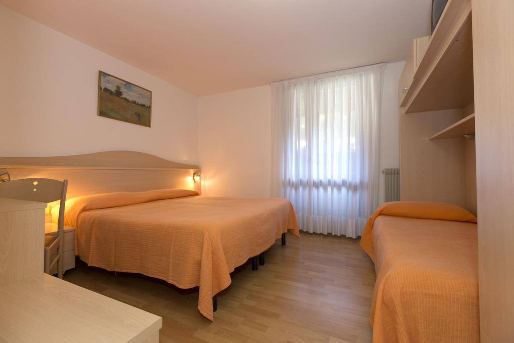 Hotel Cima Tosa San Lorenzo Dorsino Exterior photo